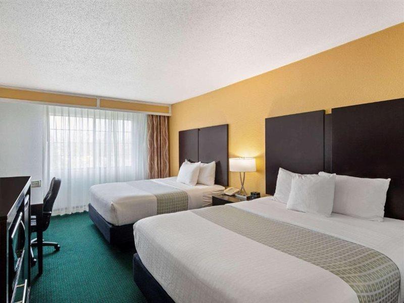 University Inn & Suites Берклі Екстер'єр фото