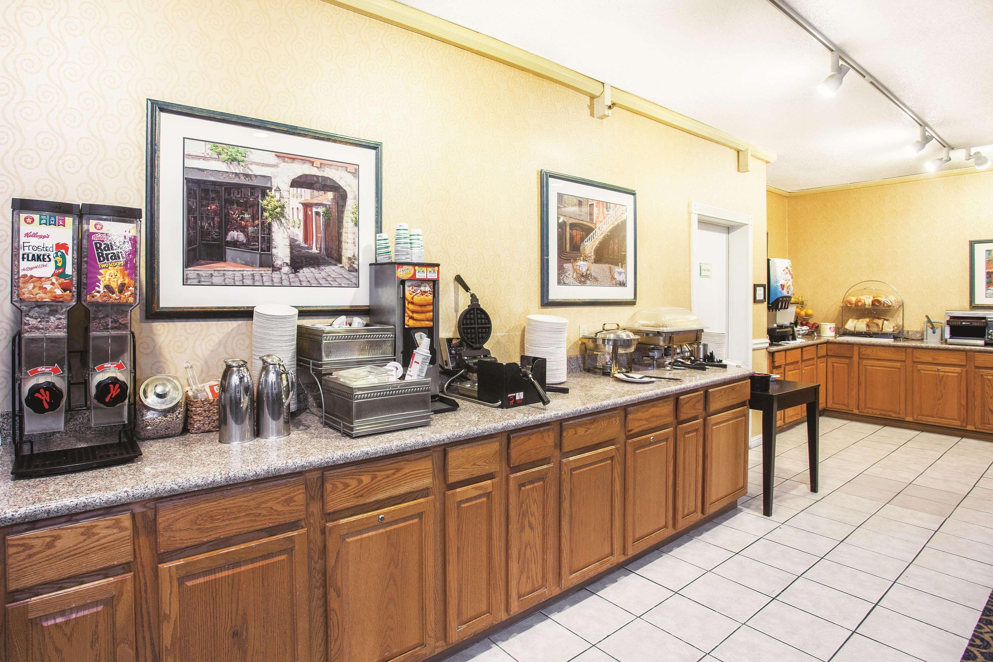 University Inn & Suites Берклі Екстер'єр фото