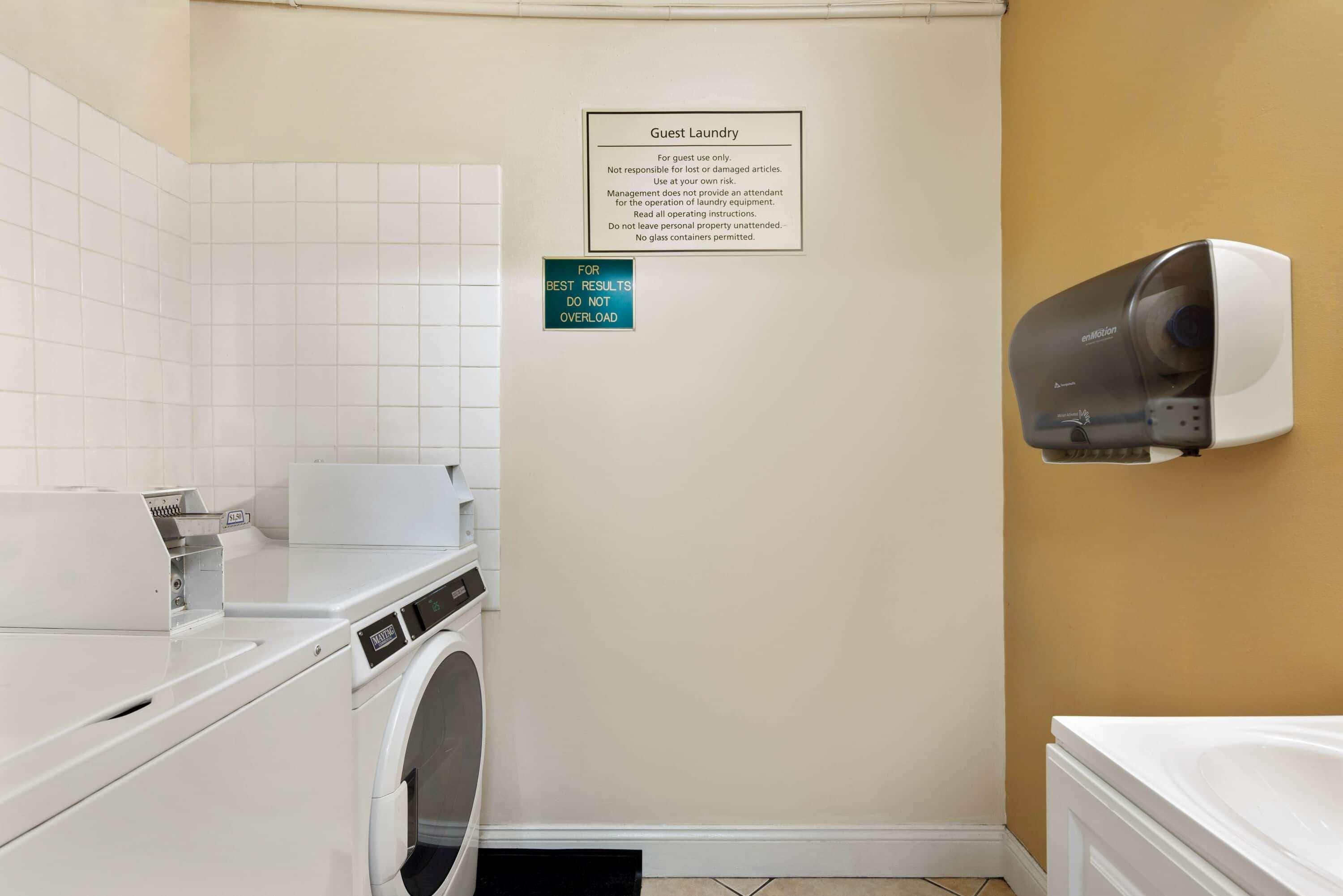 University Inn & Suites Берклі Екстер'єр фото
