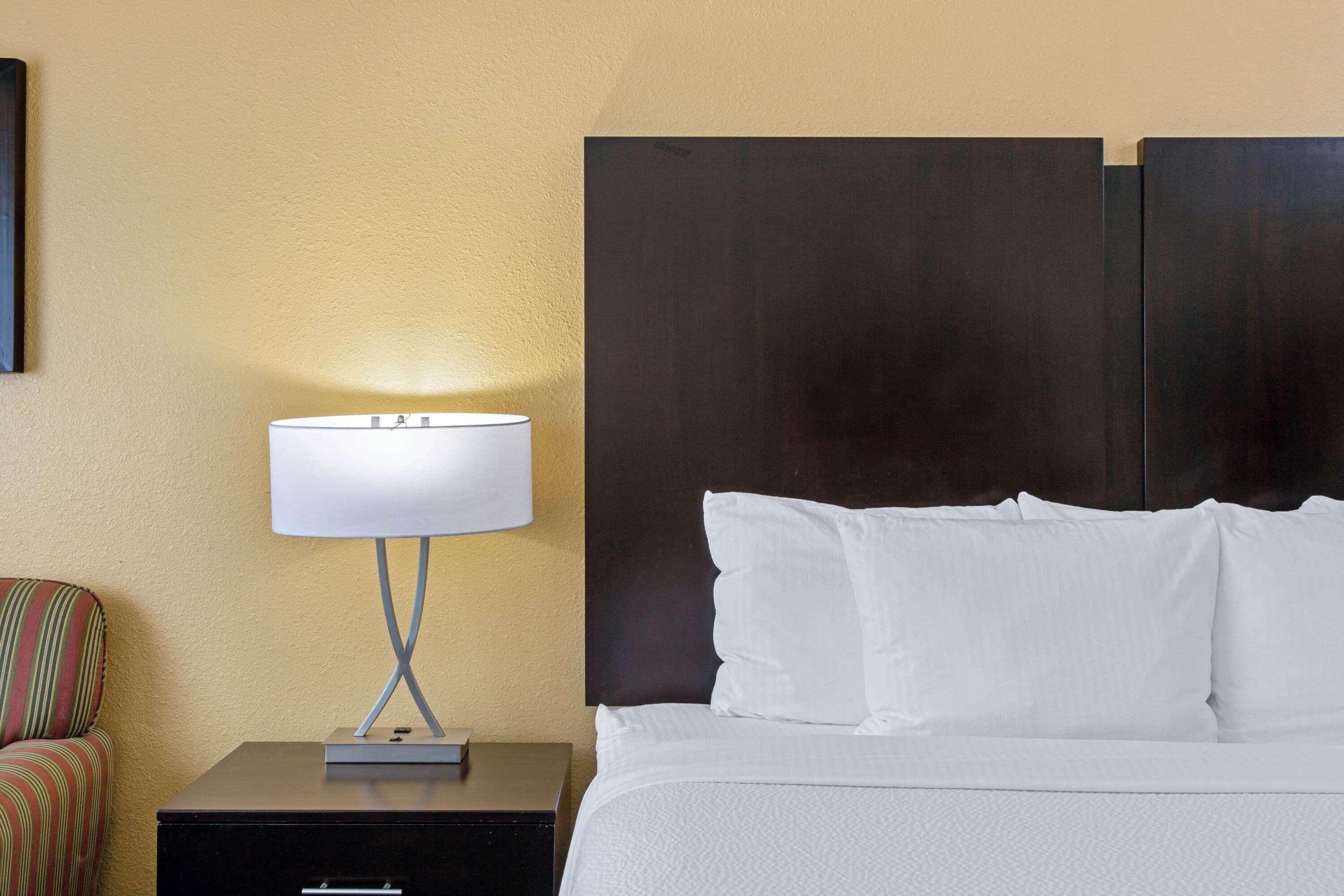 University Inn & Suites Берклі Екстер'єр фото
