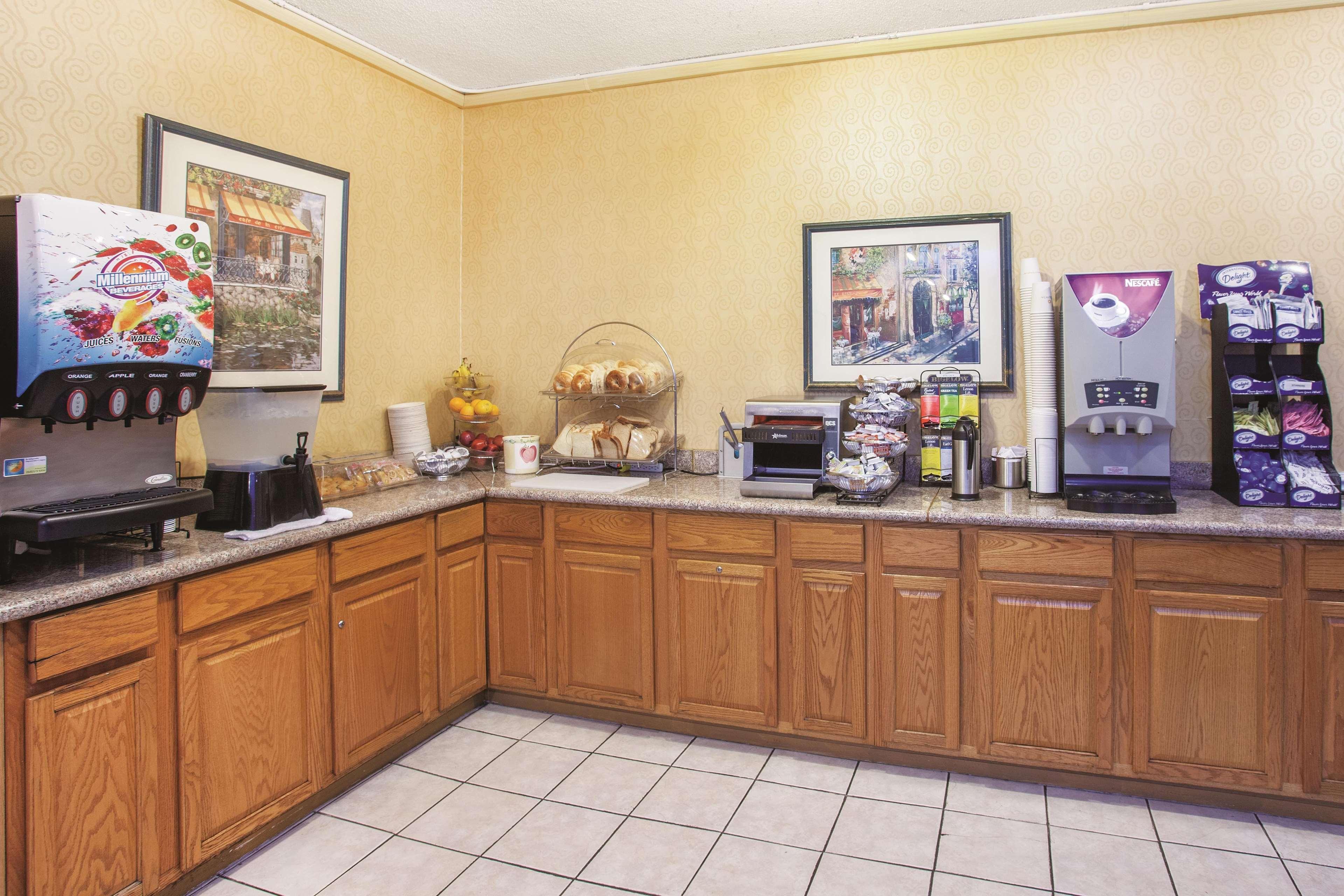 University Inn & Suites Берклі Екстер'єр фото