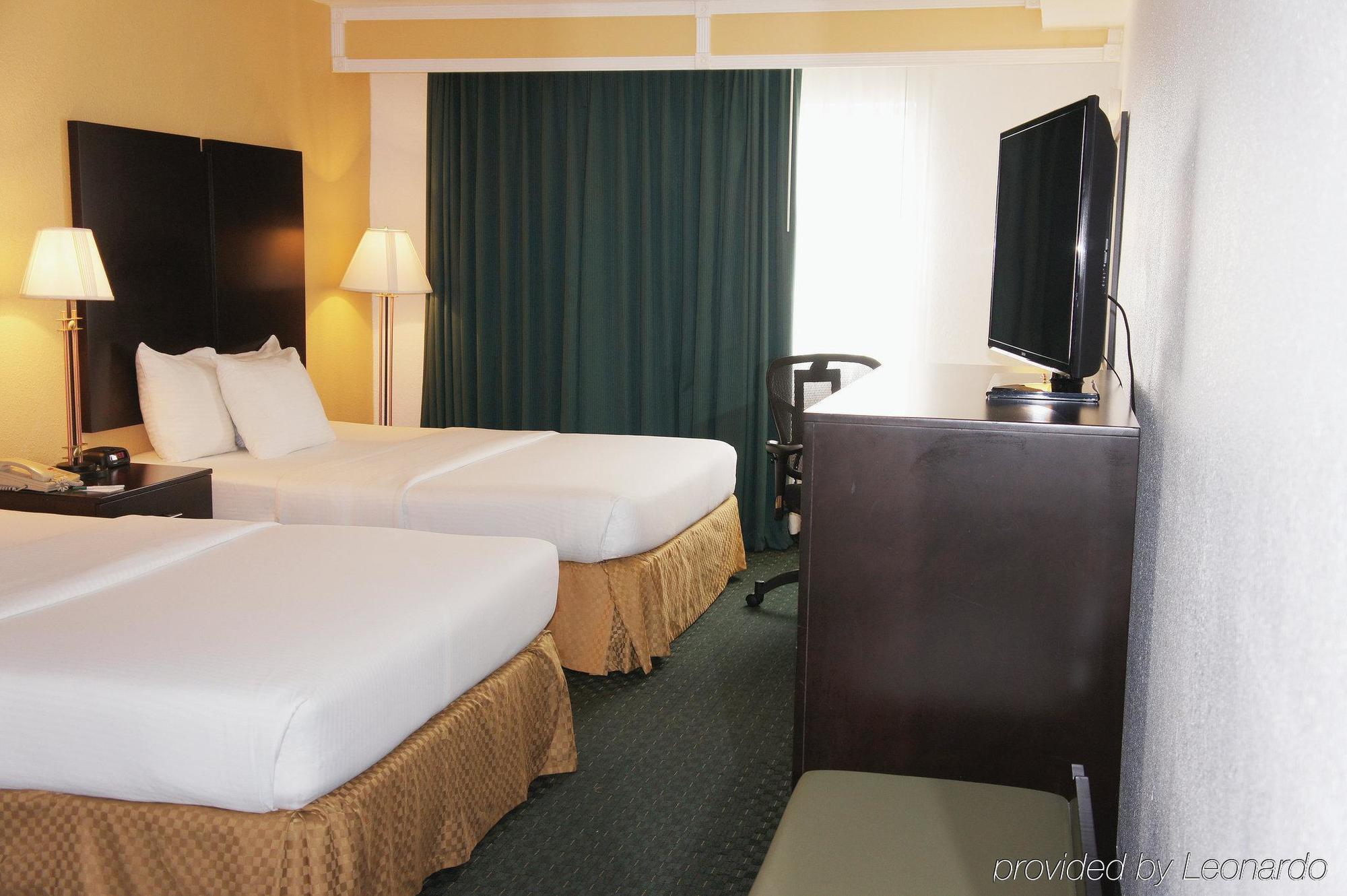 University Inn & Suites Берклі Екстер'єр фото